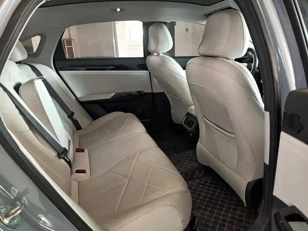 Geely Galaxy L6 — фото 10