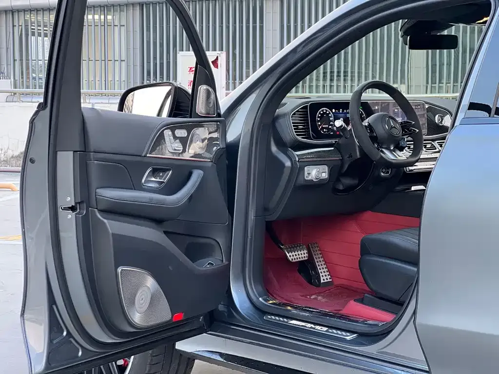 Mercedes-Benz GLS AMG — фото 9