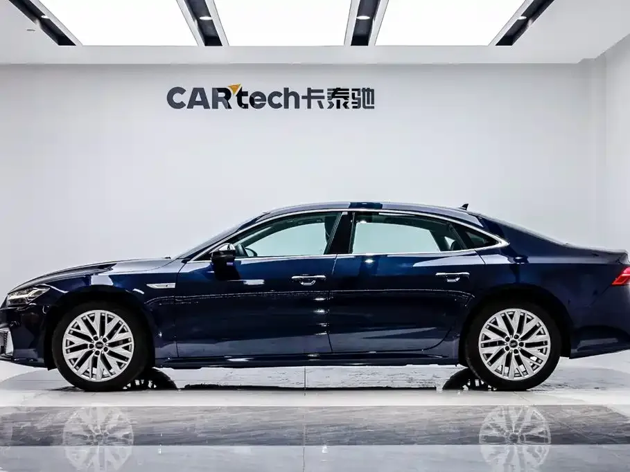 Audi A7L — фото 6