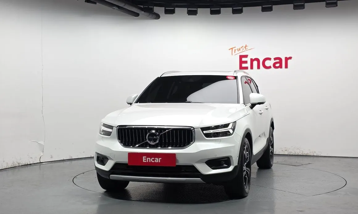 Volvo XC40 — фото 4