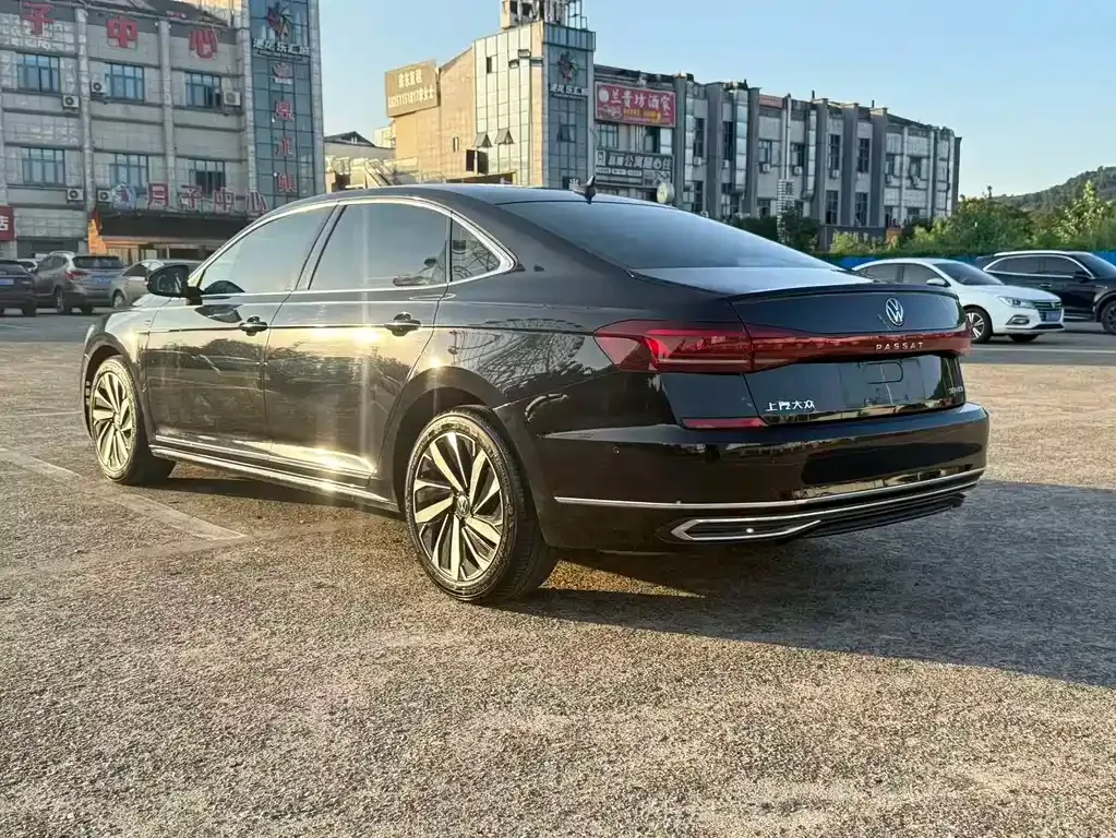 Volkswagen Passat — фото 4