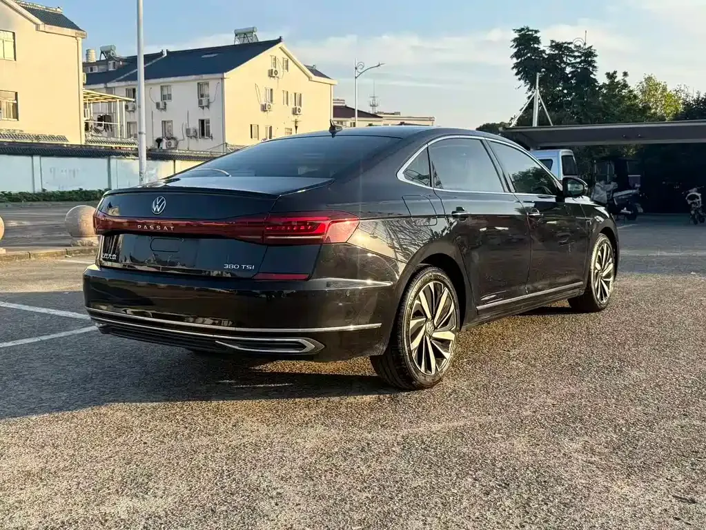Volkswagen Passat — фото 5