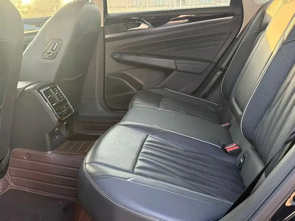 Volkswagen Passat — фото 3