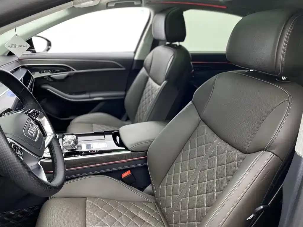 Audi A8 — фото 10