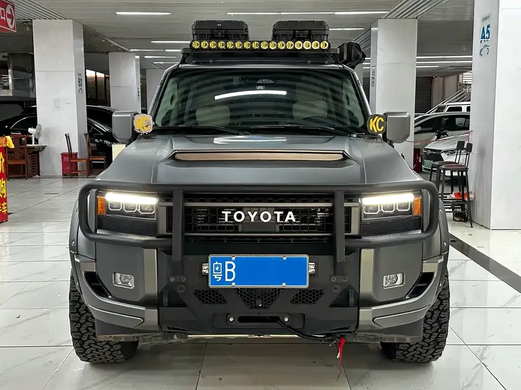 Toyota Prado — фото 10