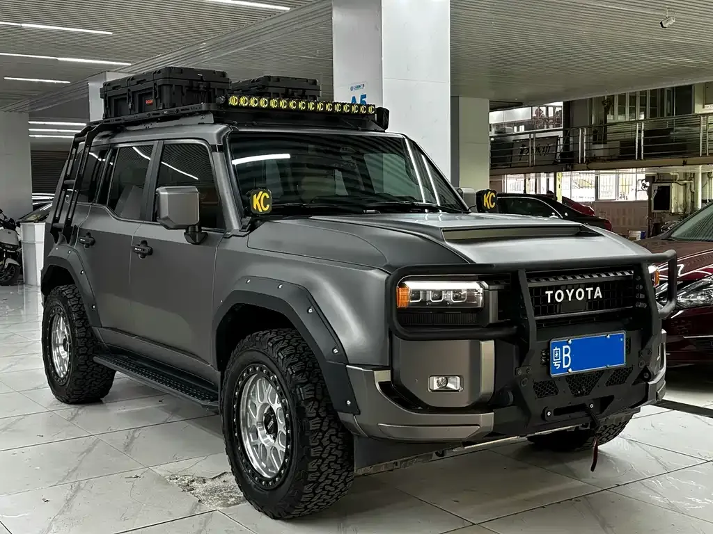 Toyota Prado — фото 4