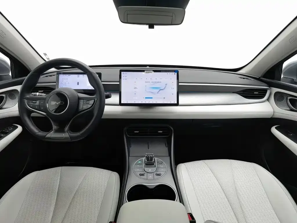 BYD Seal 05 DM-i — фото 8