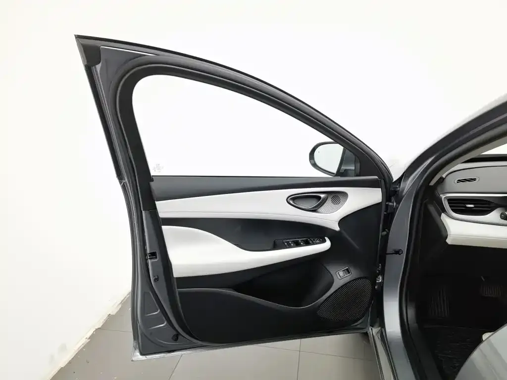 BYD Seal 05 DM-i — фото 2