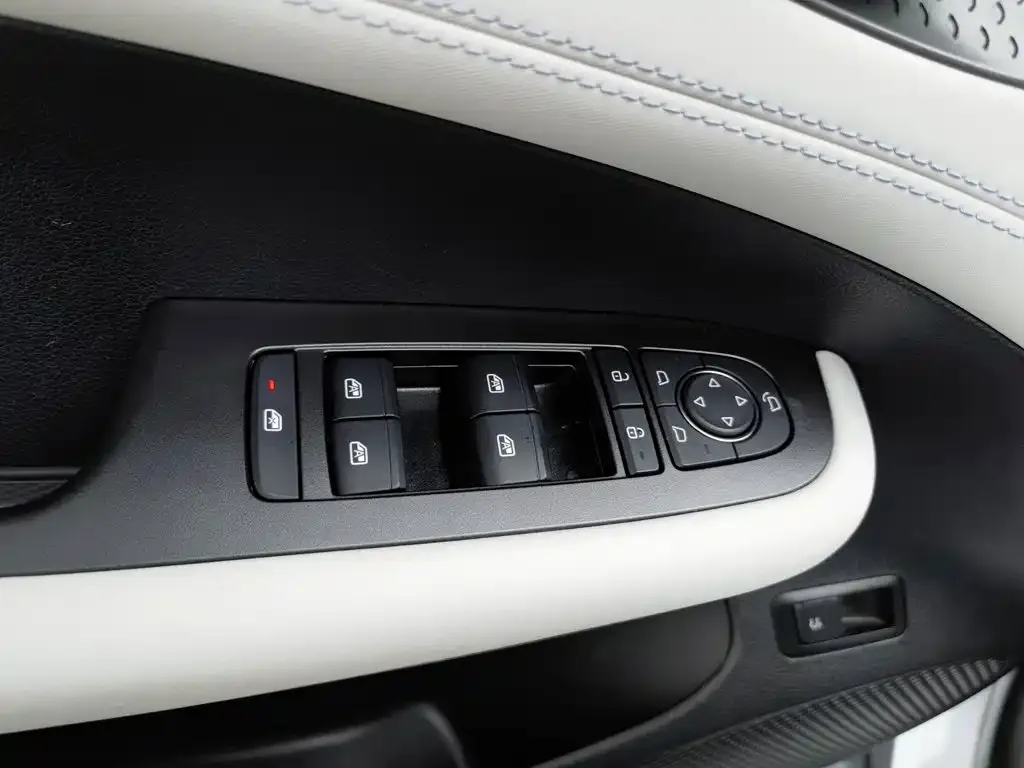 BYD Seal 05 DM-i — фото 6