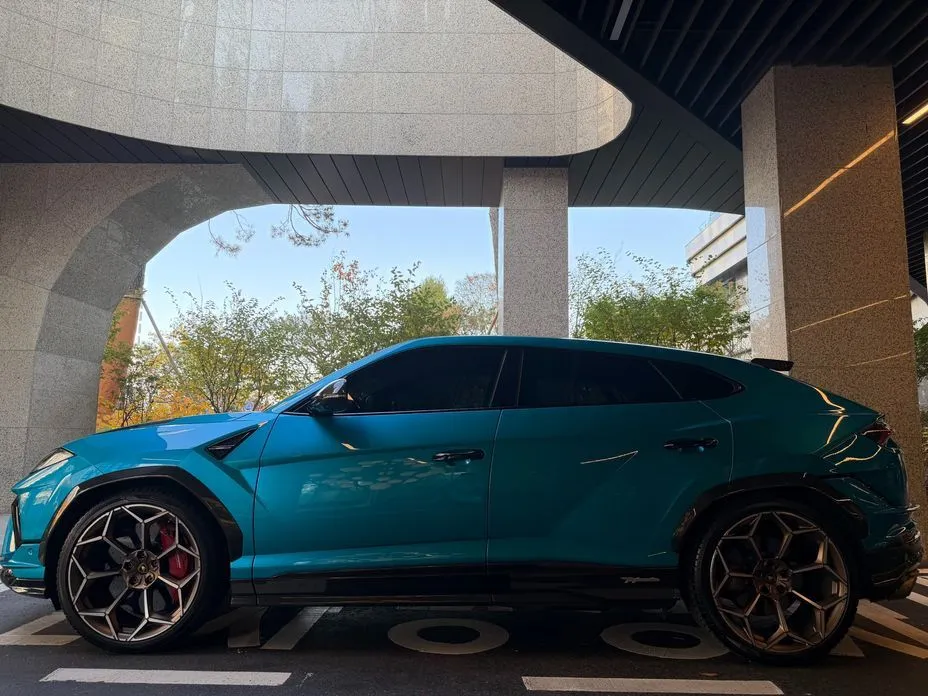 Lamborghini Urus — фото 9