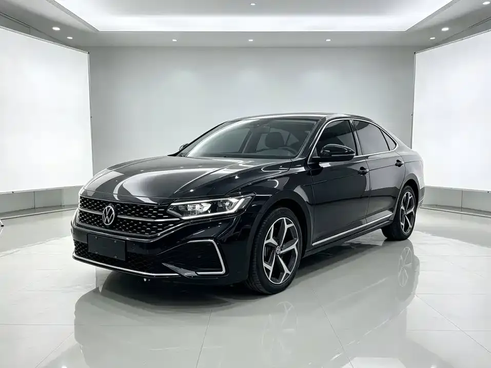 Volkswagen Passat — фото 1