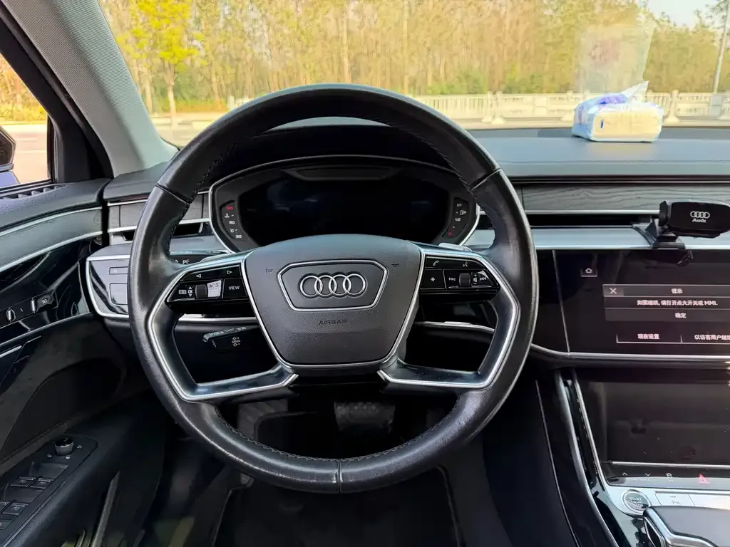 Audi A8 — фото 6