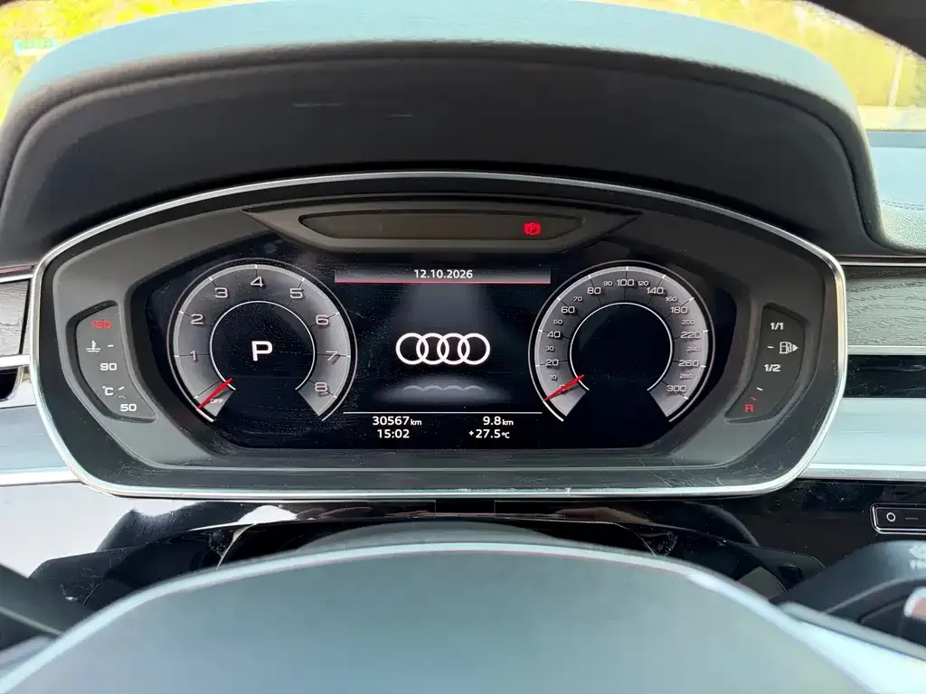 Audi A8 — фото 5