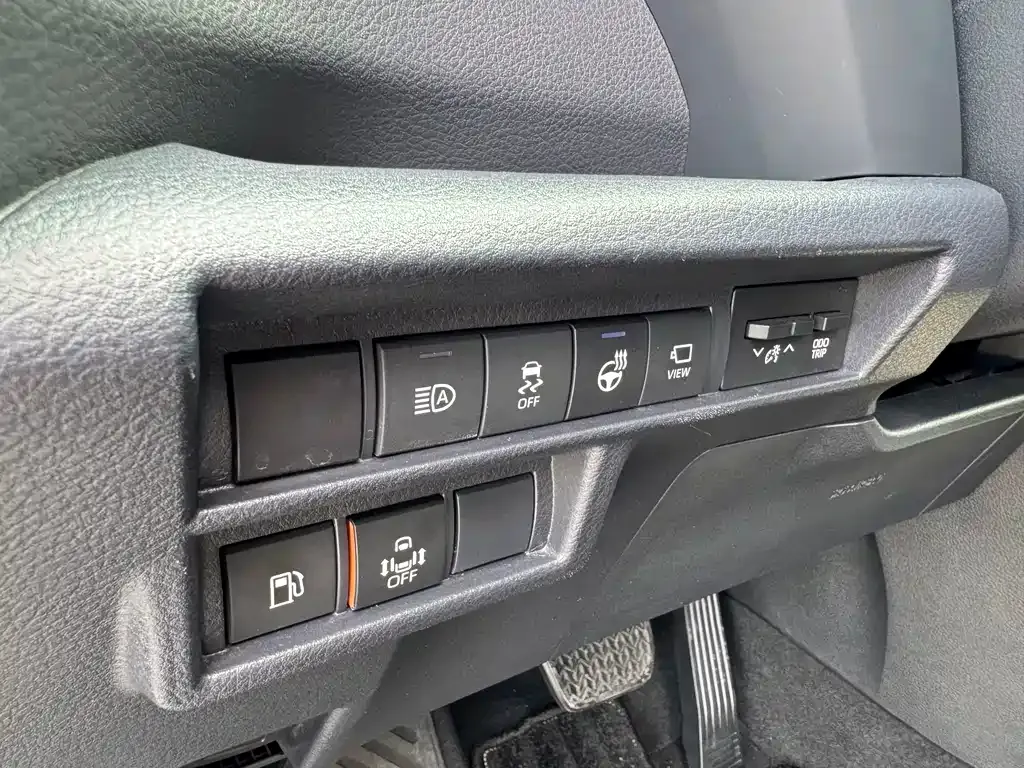 Toyota Granvia — фото 8