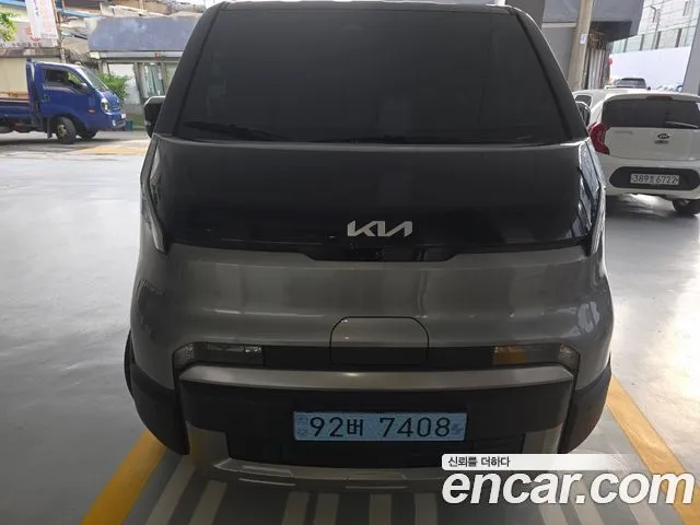 Kia PV5 — фото 1