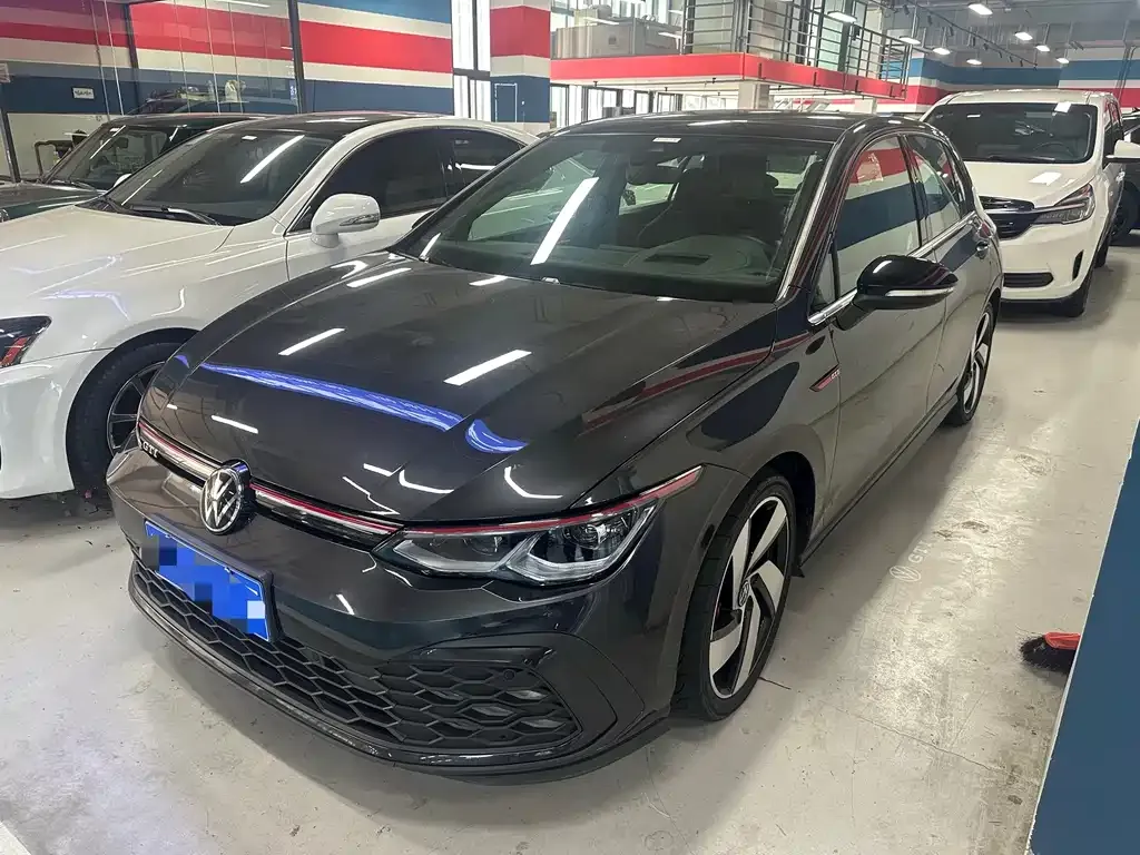 Volkswagen Golf GTI — фото 1