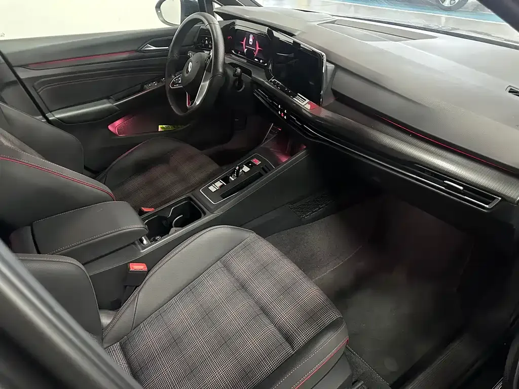 Volkswagen Golf GTI — фото 6