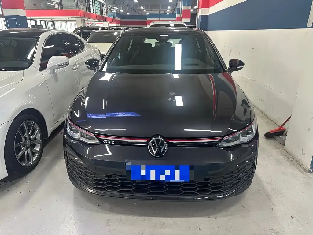 Volkswagen Golf GTI — фото 9