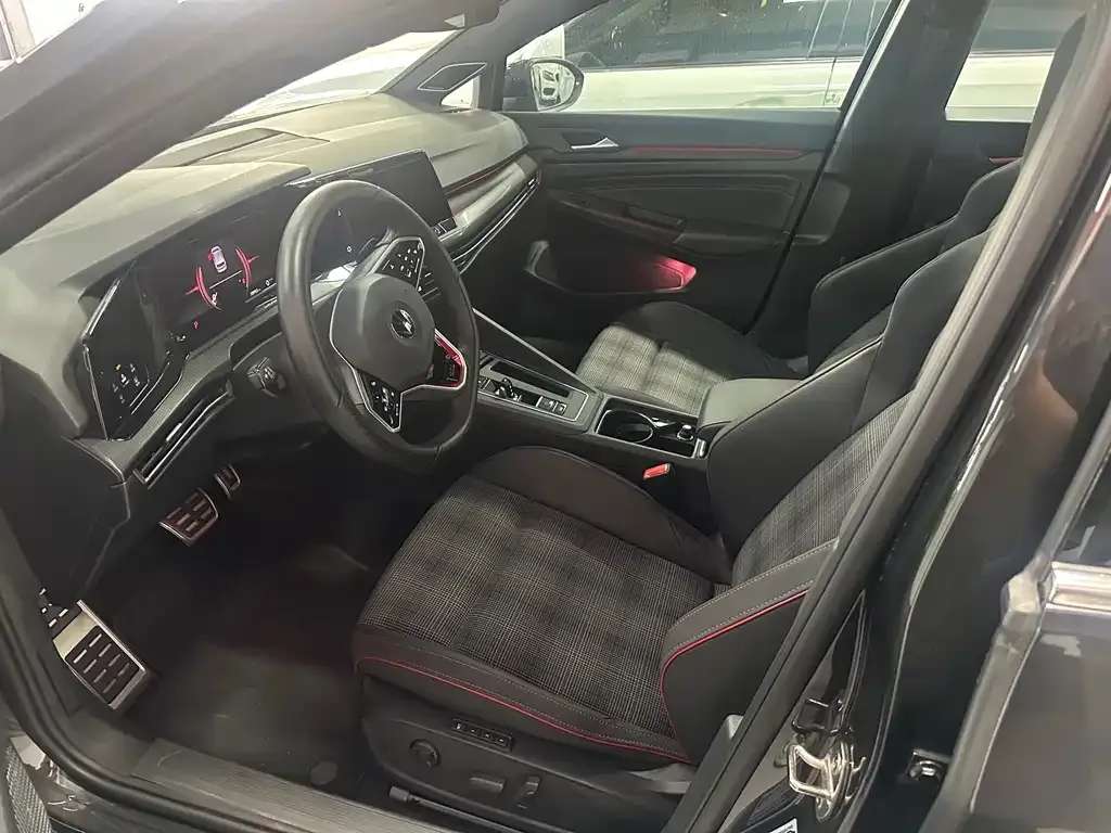 Volkswagen Golf GTI — фото 7