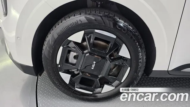 Kia Carnival — фото 10