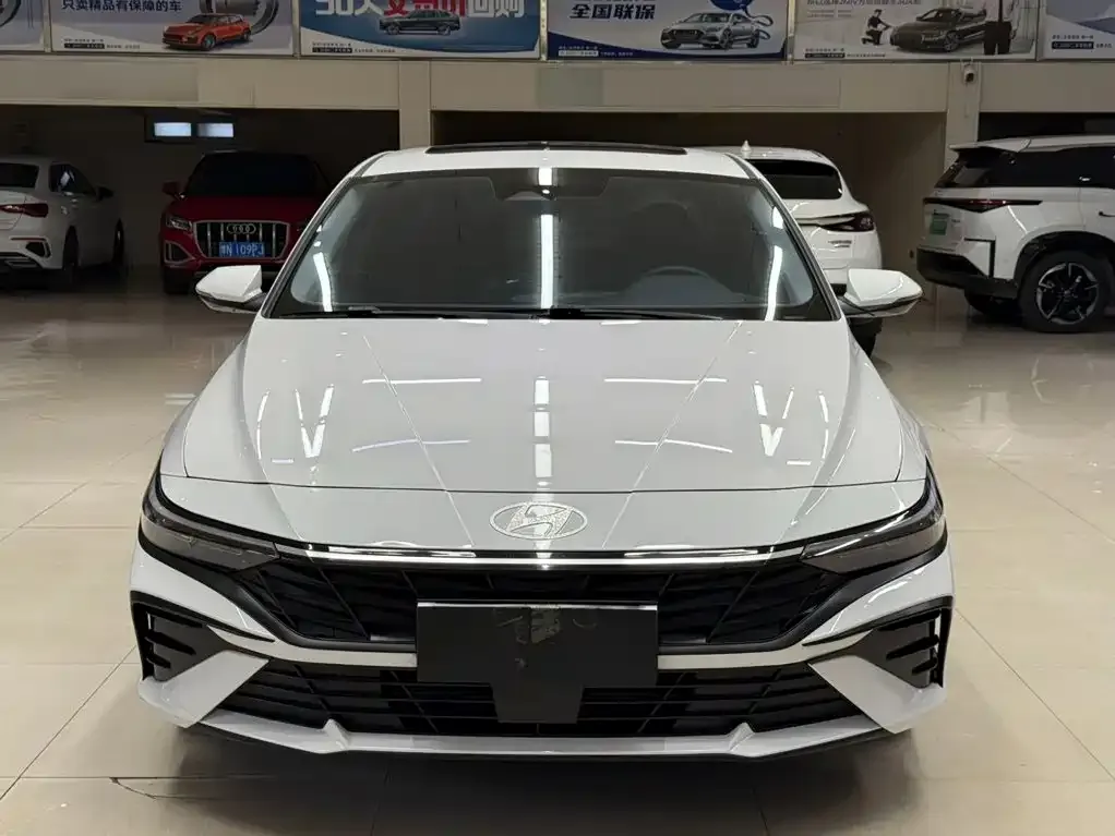Hyundai Elantra — фото 9