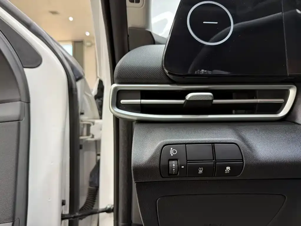 Hyundai Elantra — фото 2