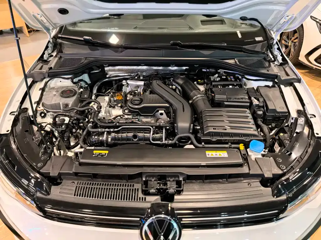 Volkswagen Golf — фото 10