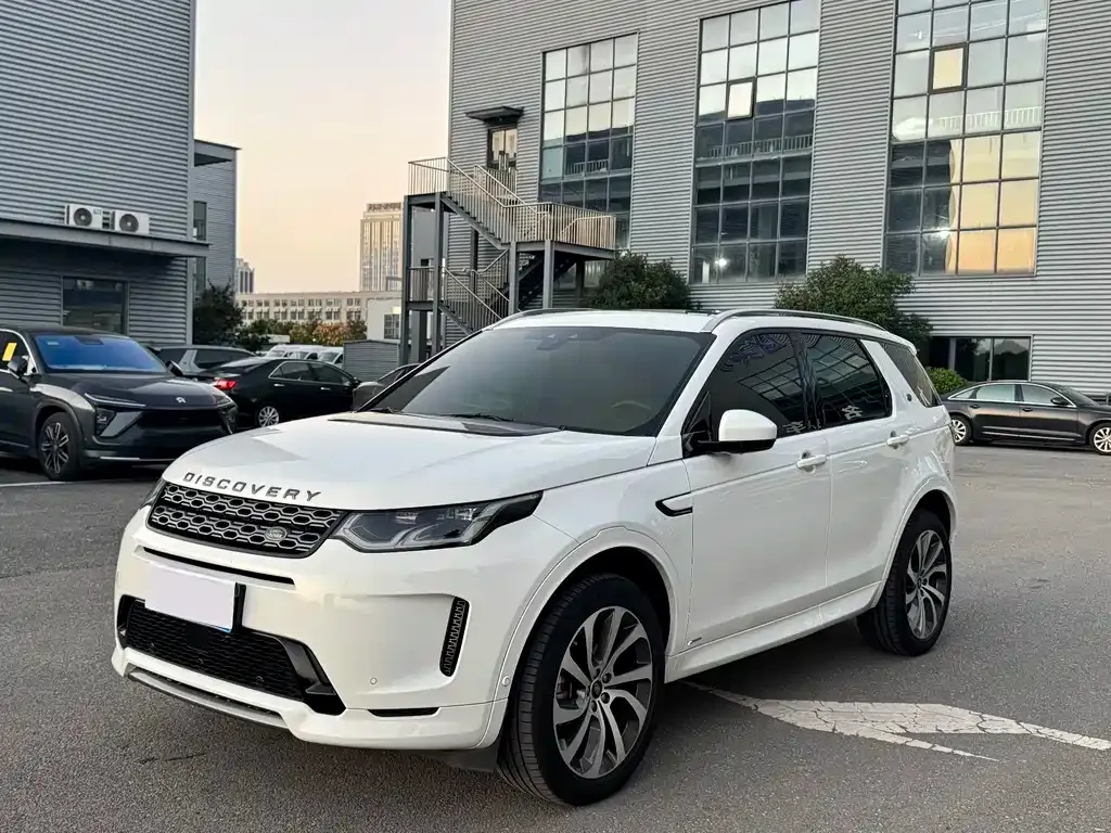 Land Rover Discovery Sport — фото 1