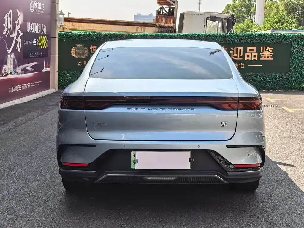 BYD Han — фото 10