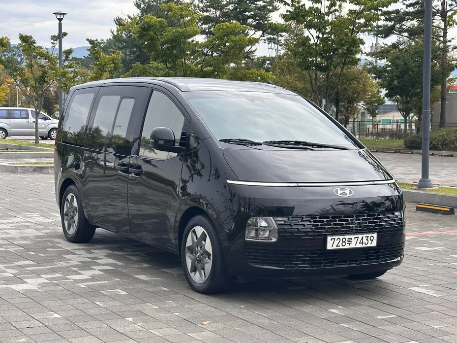 Hyundai Staria — фото 1