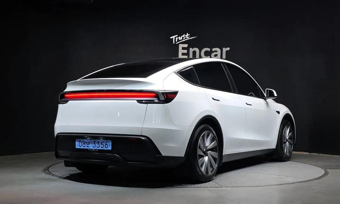 Tesla Model Y — фото 3