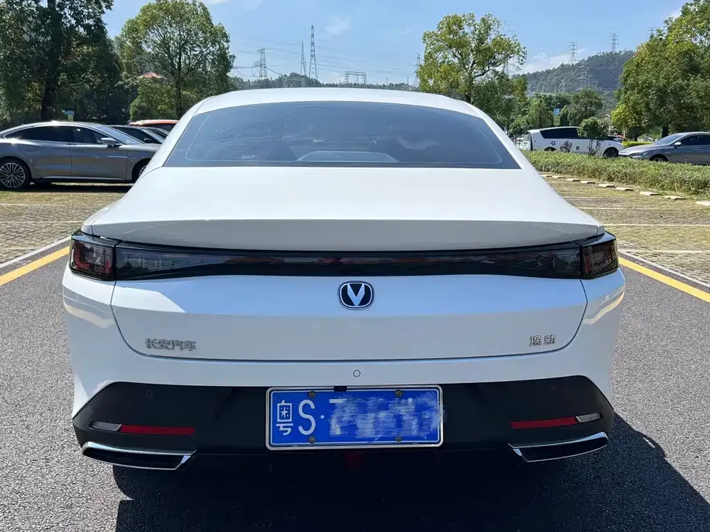 Changan Eado — фото 3