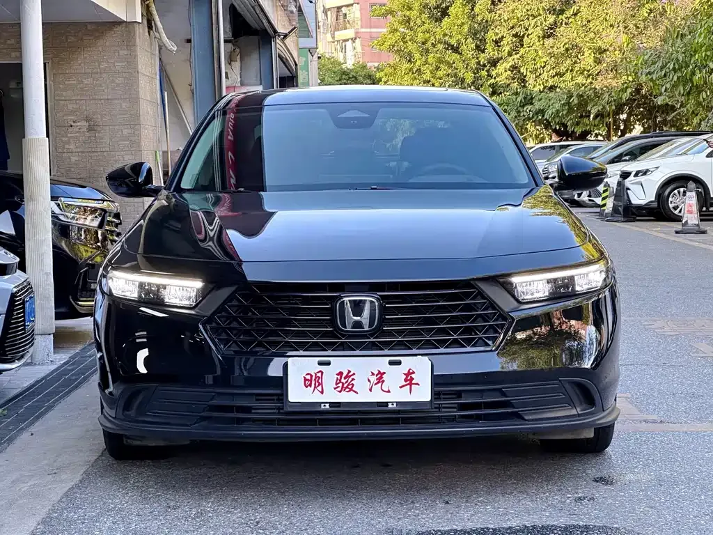 Honda Accord — фото 7