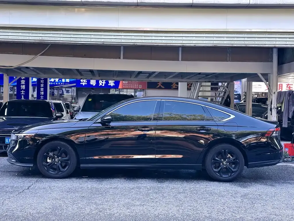 Honda Accord — фото 10