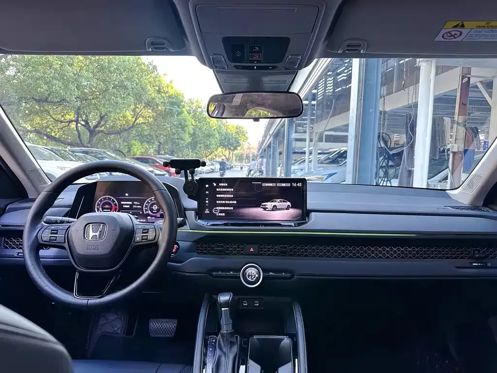 Honda Accord — фото 6