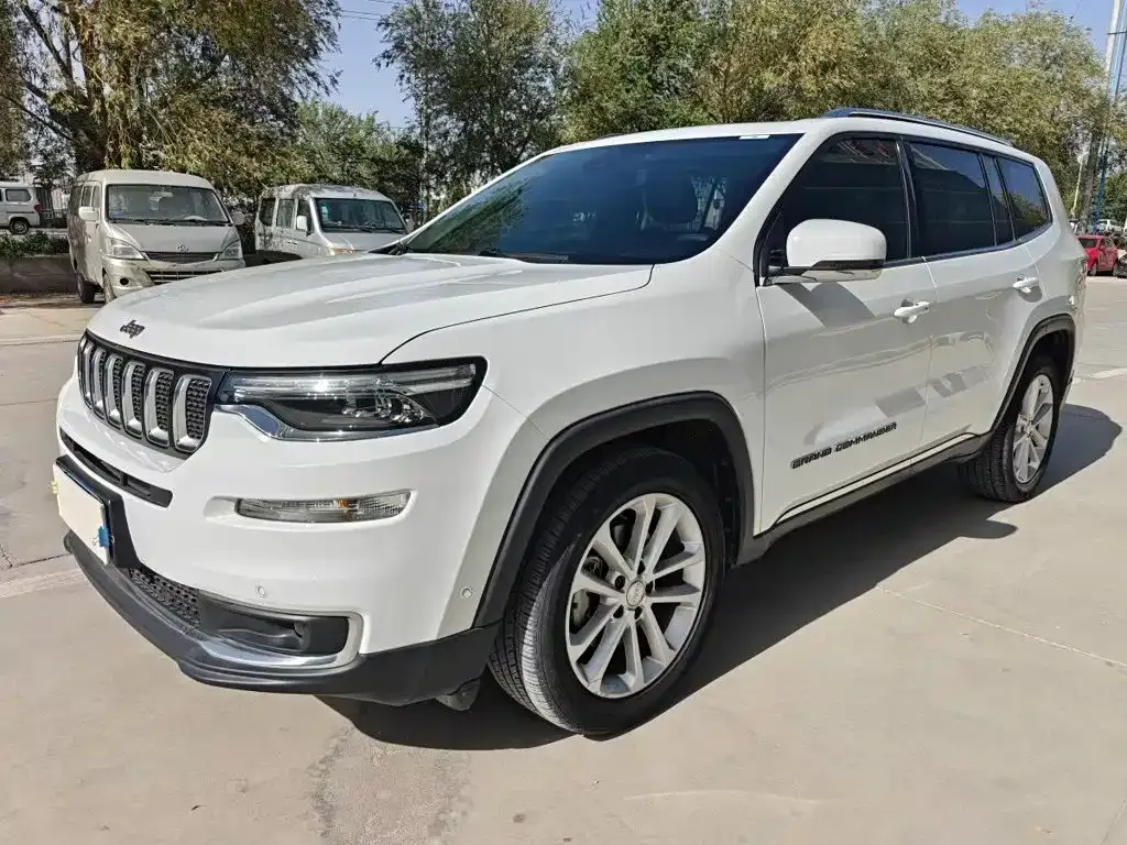 Jeep Grand Commander — фото 1