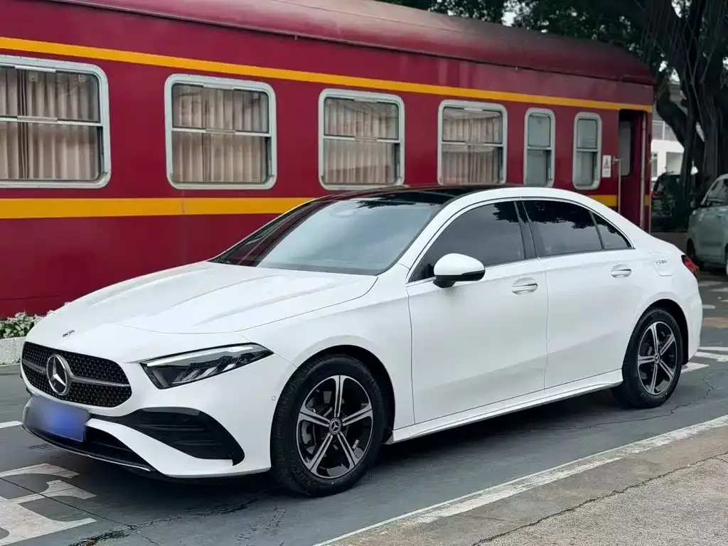 Mercedes-Benz A-Class — фото 1