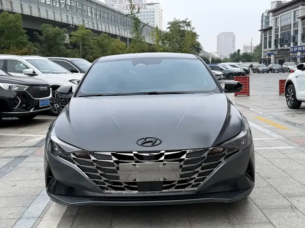 Hyundai Elantra — фото 3