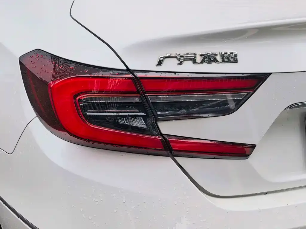 Honda Accord — фото 6