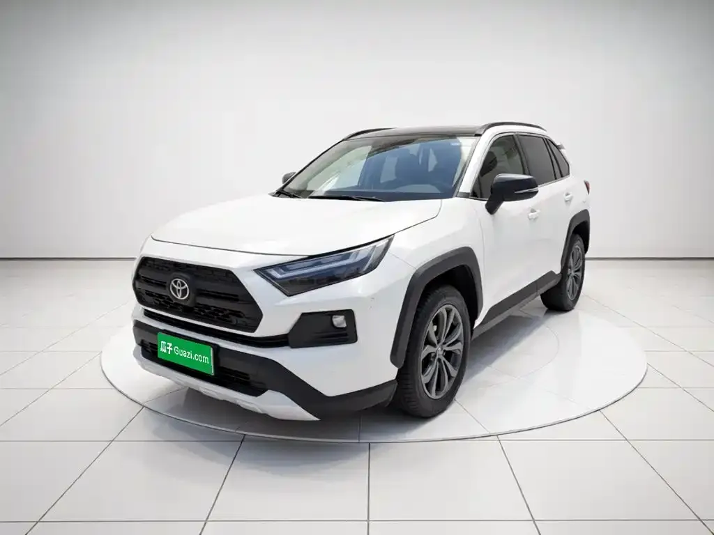 Toyota RAV4 — фото 1