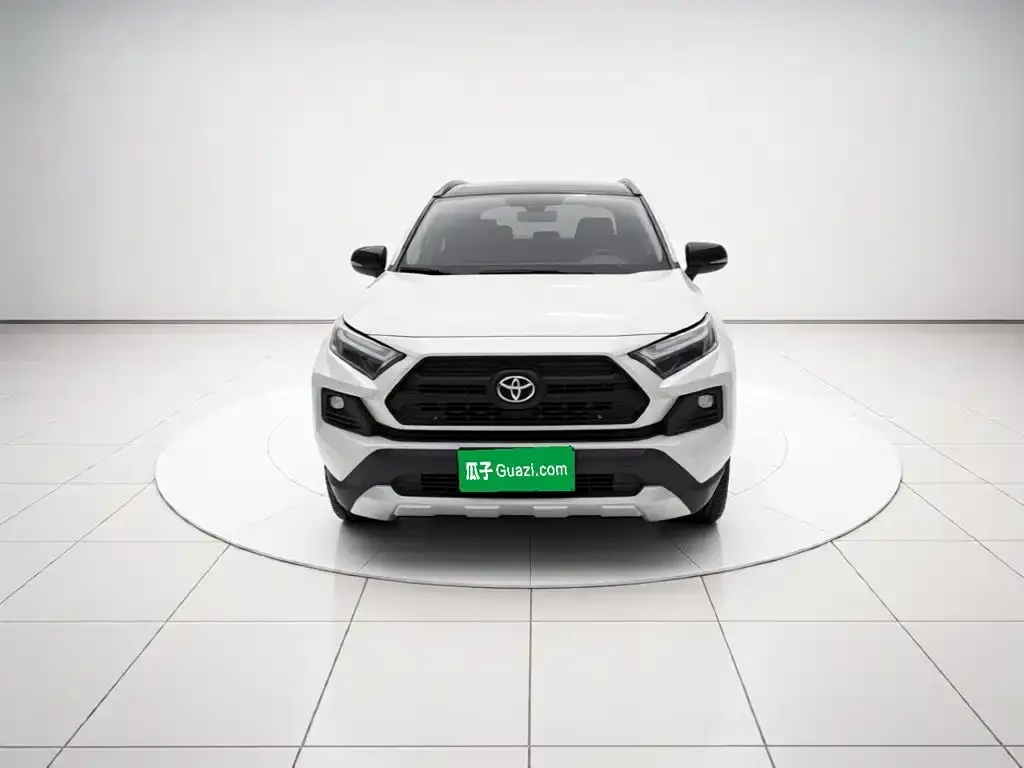 Toyota RAV4 — фото 3