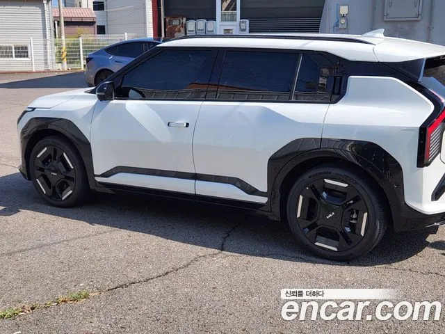 Kia EV3 — фото 9