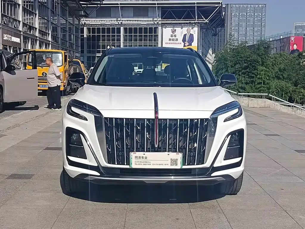 Hongqi HS3 PHEV — фото 2