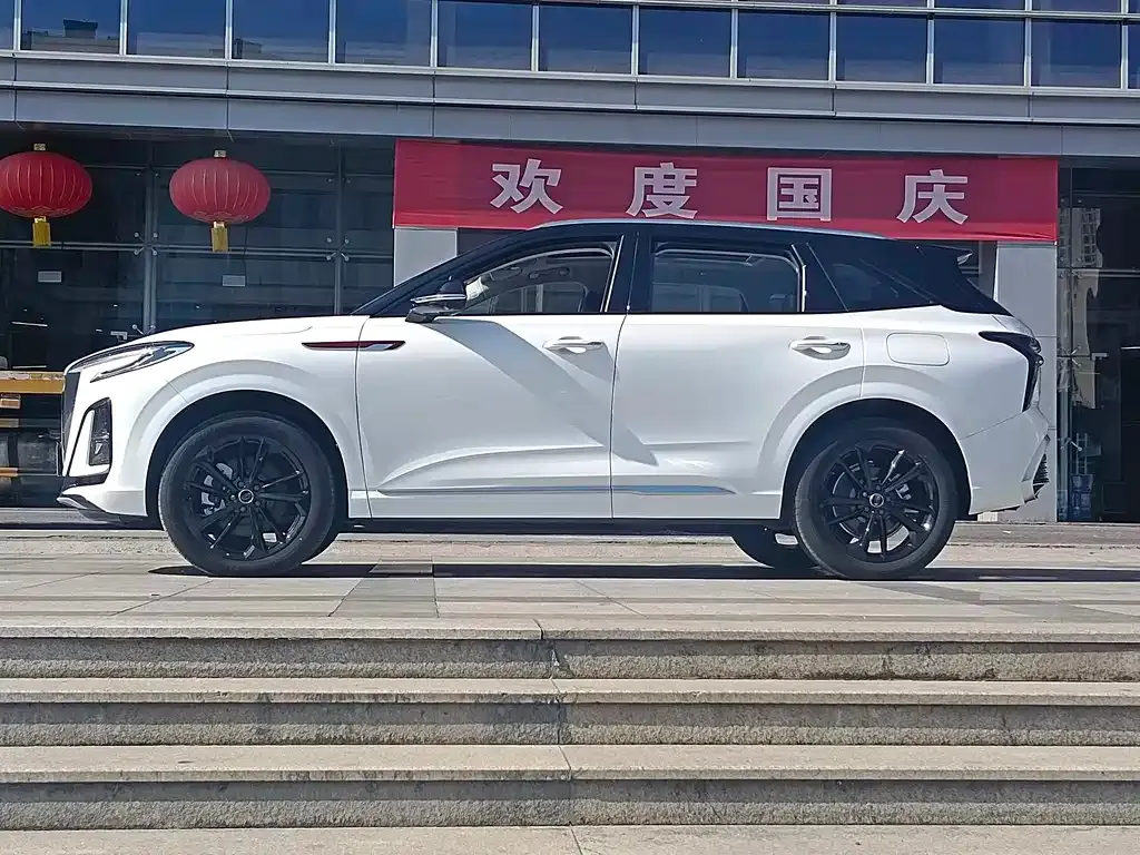 Hongqi HS3 PHEV — фото 7