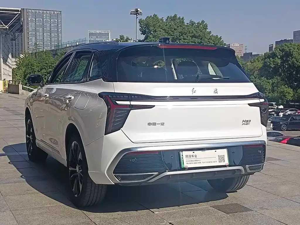Hongqi HS3 PHEV — фото 4