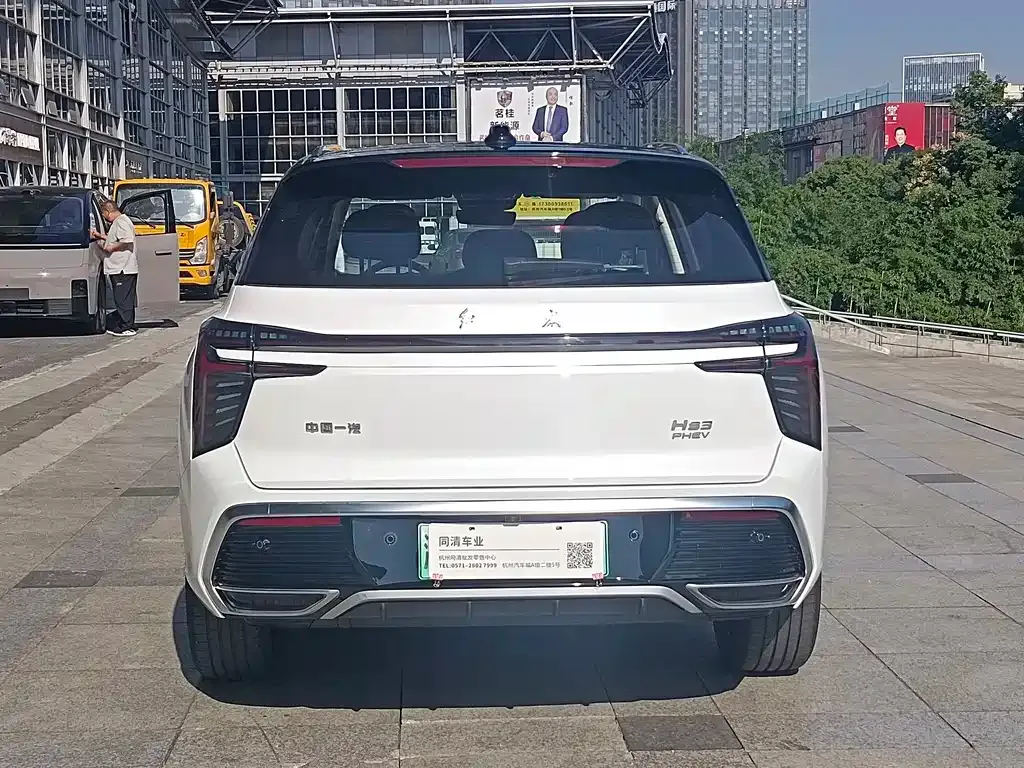 Hongqi HS3 PHEV — фото 9