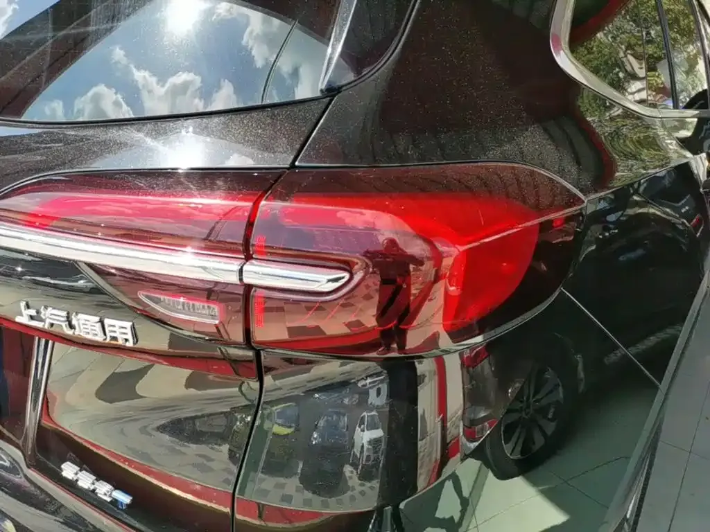 Buick Envision Plus — фото 4