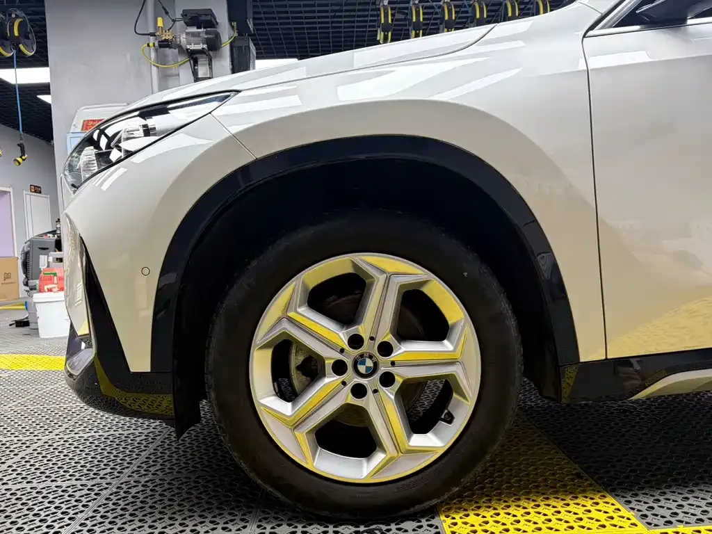 BMW X1 — фото 10