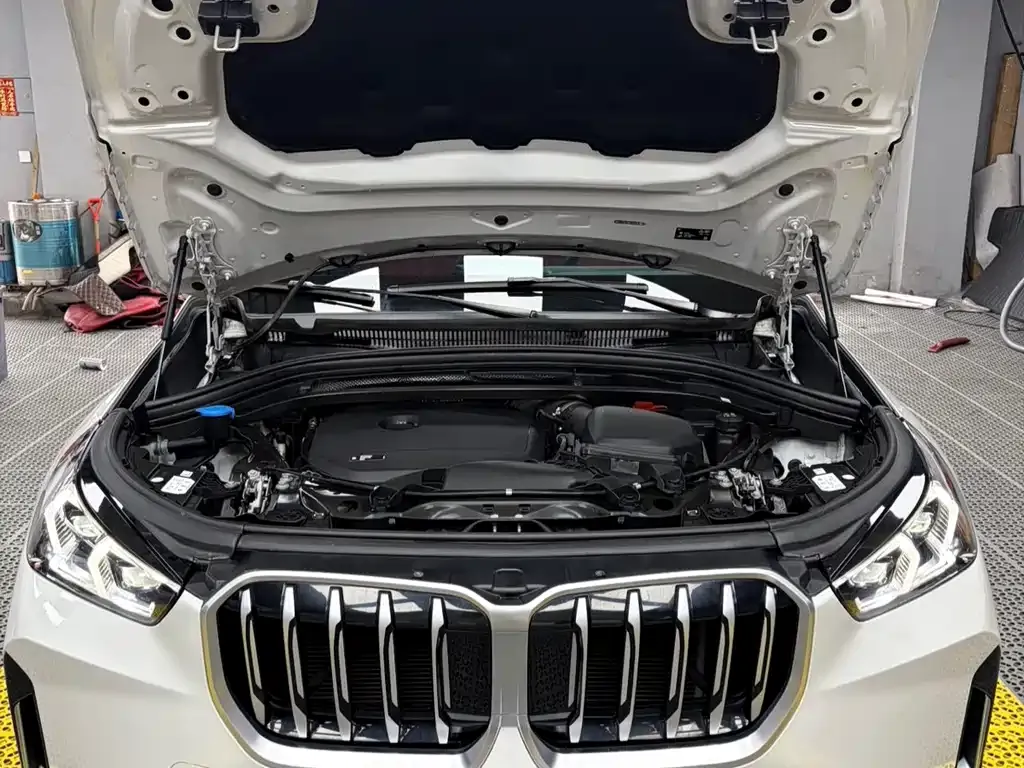 BMW X1 — фото 8