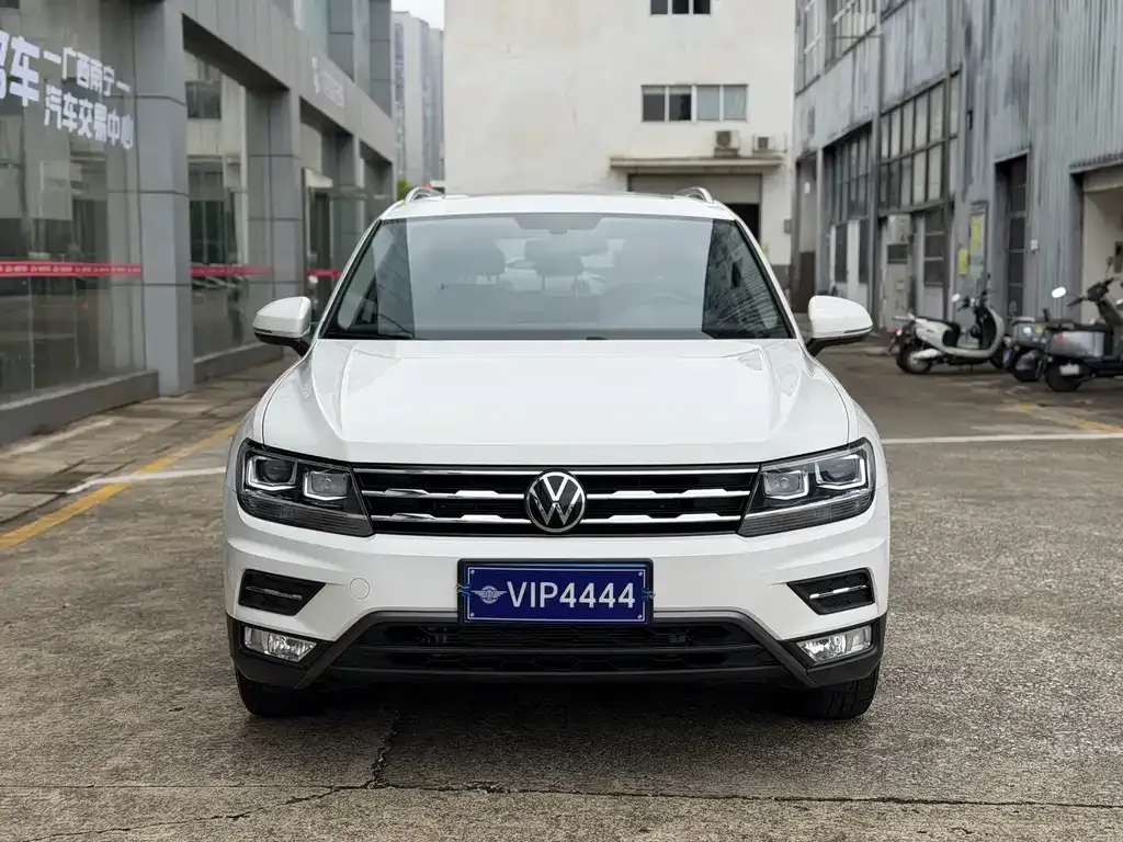 Volkswagen Tiguan L — фото 5